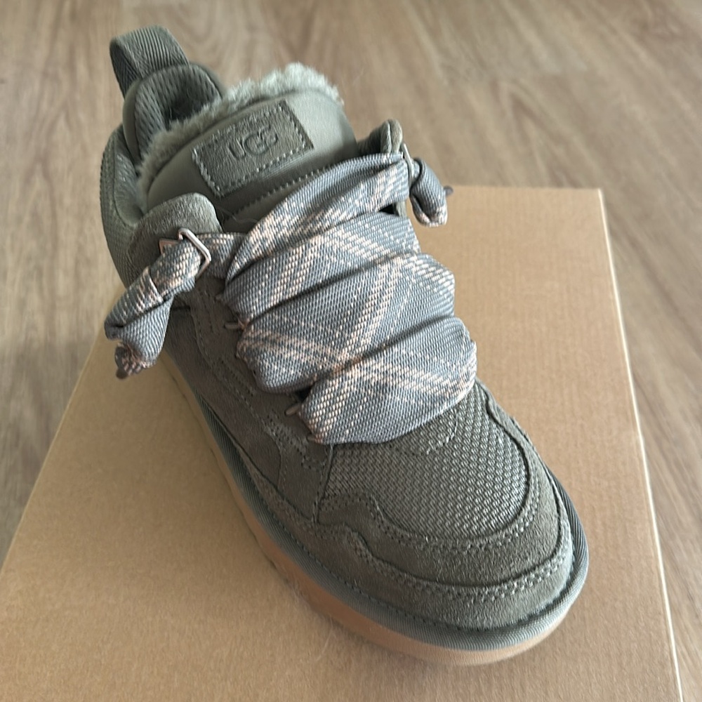 Ugg LowMel NWT